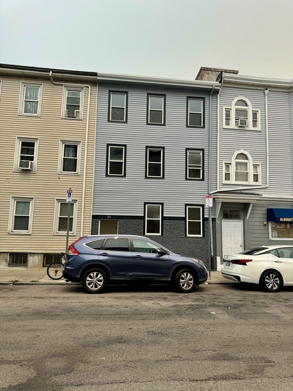 186 Marion, Boston, Massachusetts, 3 Bedrooms Bedrooms, 6 Rooms Rooms,1.5 BathroomsBathrooms,Residential Lease,For Rent,Marion,73552780