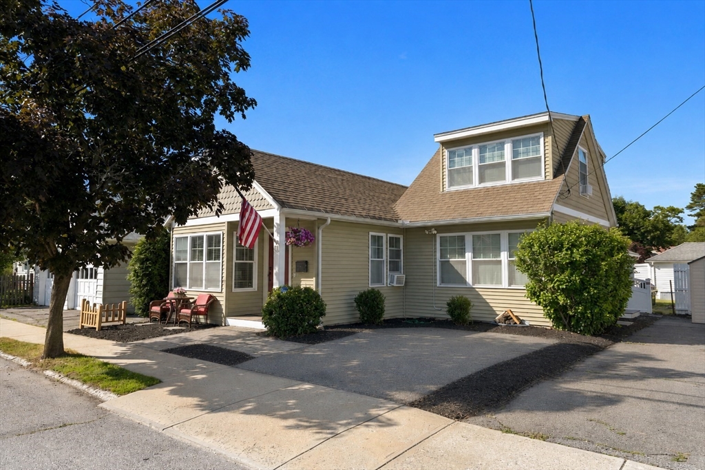 1 Granite Rd, Peabody, Massachusetts, 2 Bedrooms Bedrooms, 4 Rooms Rooms,1 BathroomBathrooms,Residential,For Sale,Granite Rd,73552764