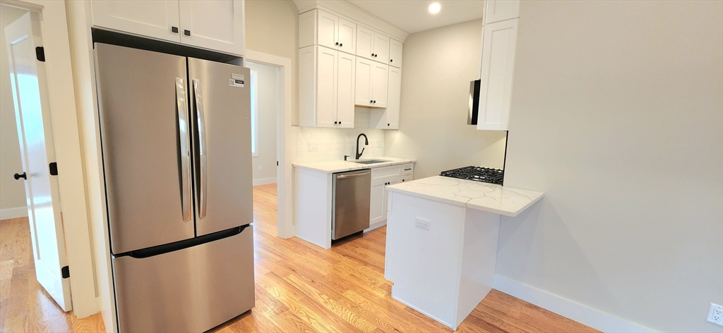 58 Lubec, Boston, Massachusetts, 2 Bedrooms Bedrooms, 3 Rooms Rooms,1 BathroomBathrooms,Residential Lease,For Rent,Lubec,73552797