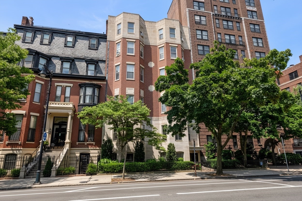 286 Beacon Street, Boston, Massachusetts, 1 Bedroom Bedrooms, 4 Rooms Rooms,1 BathroomBathrooms,Residential,For Sale,Beacon Street,73552961