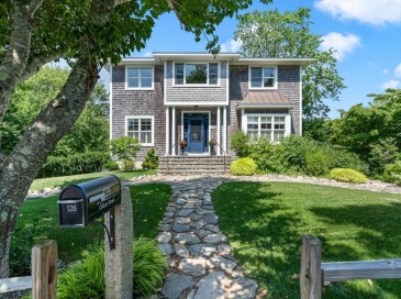 128 Gilson, Scituate, Massachusetts, 4 Bedrooms Bedrooms, 9 Rooms Rooms,3.5 BathroomsBathrooms,Residential,For Sale,Gilson,73553040 128 Gilson, Scituate, Massachusetts, 4 Bedrooms Bedrooms, 9 Rooms Rooms,3.5 BathroomsBathrooms,Residential,For Sale,Gilson,73553040
