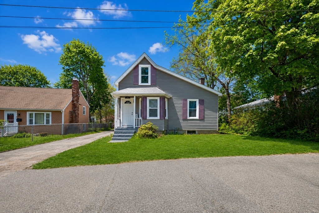 14 Condon St, Brockton, Massachusetts, 2 Bedrooms Bedrooms, 5 Rooms Rooms,1 BathroomBathrooms,Residential,For Sale,Condon St,73553019