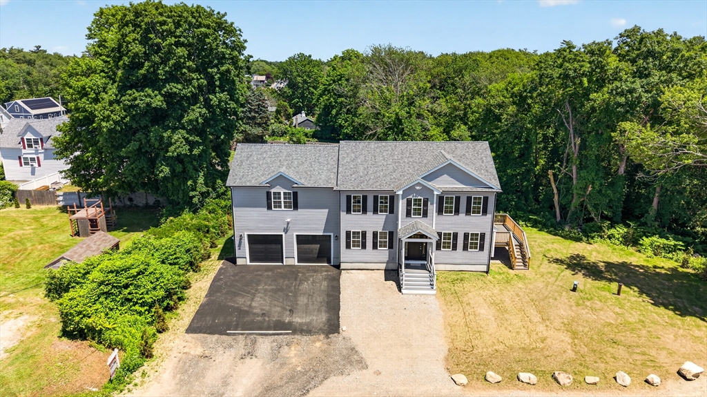 44 Slade St, Dartmouth, Massachusetts, 4 Bedrooms Bedrooms, 7 Rooms Rooms,3 BathroomsBathrooms,Residential,For Sale,Slade St,73552904