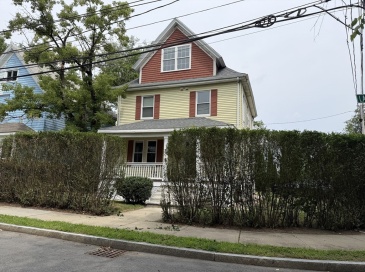 112 Laurel St., Watertown, Massachusetts, 4 Bedrooms Bedrooms, 7 Rooms Rooms,2.5 BathroomsBathrooms,Residential Lease,For Rent,Laurel St.,73553063