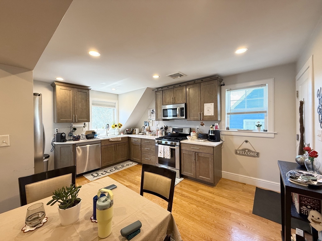 821 Winthrop Ave., Revere, Massachusetts, 3 Bedrooms Bedrooms, 5 Rooms Rooms,3 BathroomsBathrooms,Residential Lease,For Rent,Winthrop Ave.,73552837