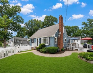 105 Whitman Ave, Melrose, Massachusetts, 5 Bedrooms Bedrooms, 10 Rooms Rooms,4 BathroomsBathrooms,Residential,For Sale,Whitman Ave,73552842