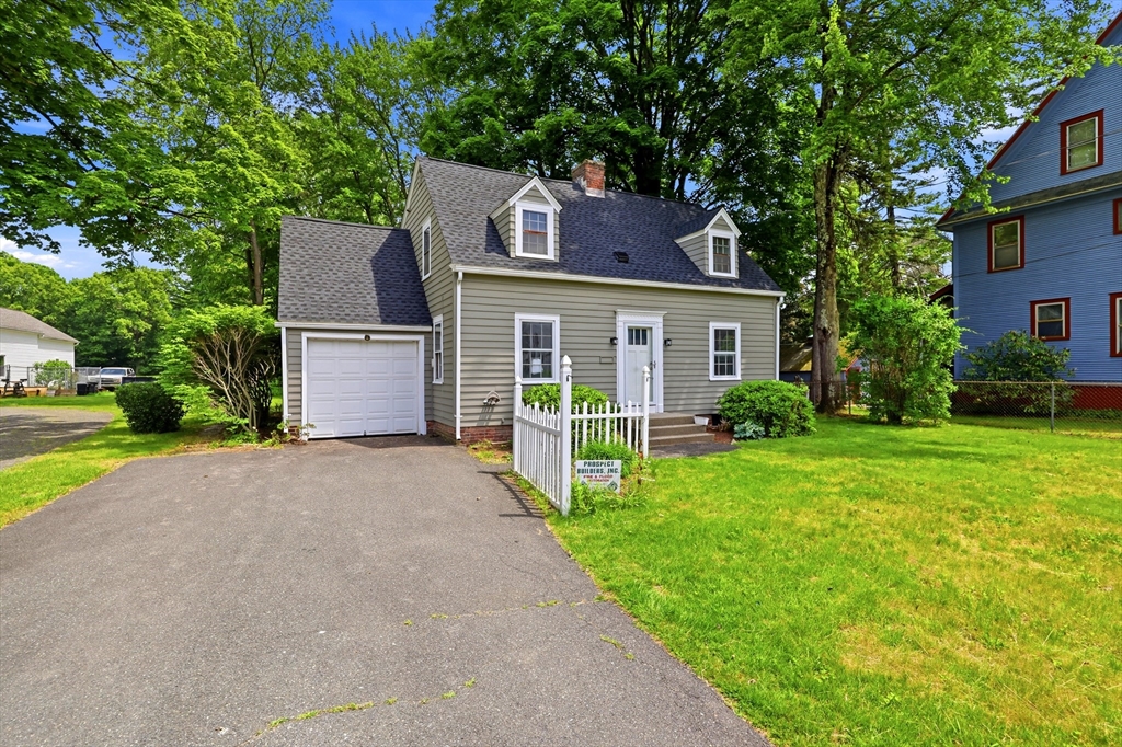 43 Elm Street, East Longmeadow, Massachusetts, 2 Bedrooms Bedrooms, 5 Rooms Rooms,1.5 BathroomsBathrooms,Residential,For Sale,Elm Street,73535227
