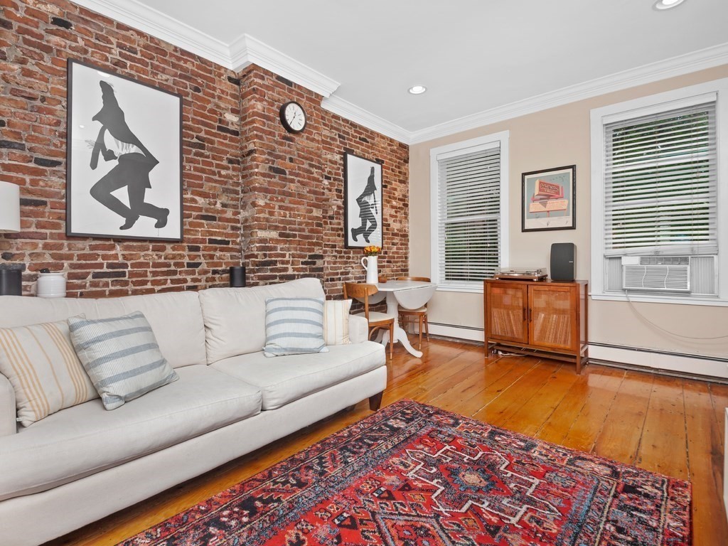 10 Washington Street, Boston, Massachusetts, 1 Bedroom Bedrooms, 4 Rooms Rooms,1 BathroomBathrooms,Residential Lease,For Rent,Washington Street,73544812