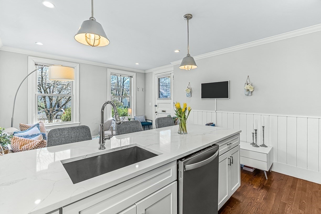 67 Church, Winchester, Massachusetts, 2 Bedrooms Bedrooms, 5 Rooms Rooms,1 BathroomBathrooms,Residential Lease,For Rent,Church,73517313
