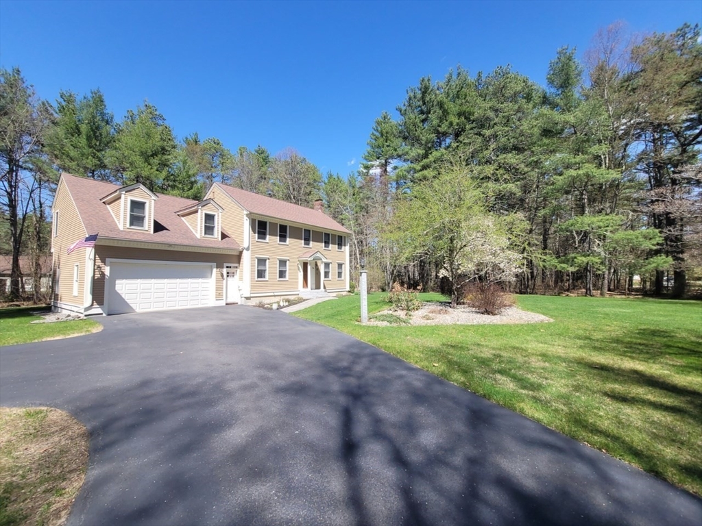 20 Squannacook Dr, Groton, Massachusetts, 4 Bedrooms Bedrooms, 13 Rooms Rooms,2.5 BathroomsBathrooms,Residential,For Sale,Squannacook Dr,73509858