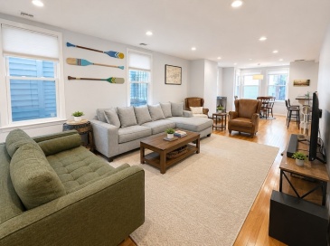 28 Monument St, Boston, Massachusetts, 3 Bedrooms Bedrooms, 5 Rooms Rooms,2 BathroomsBathrooms,Residential Lease,For Rent,Monument St,73522370