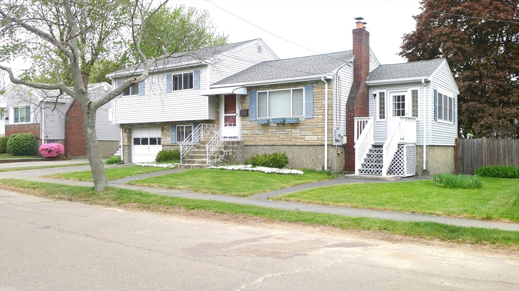 23 Batchelder Ave, Peabody, Massachusetts, 3 Bedrooms Bedrooms, 6 Rooms Rooms,1.5 BathroomsBathrooms,Residential,For Sale,Batchelder Ave,73521459