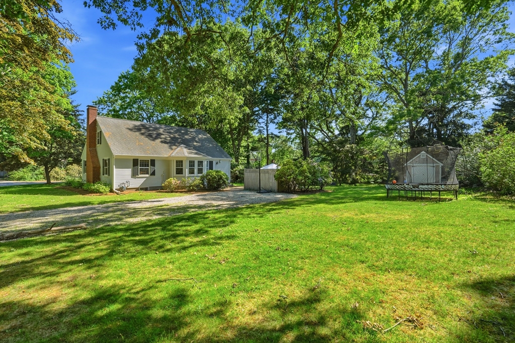 32 Wadsworth Rd, Duxbury, Massachusetts, 4 Bedrooms Bedrooms, 7 Rooms Rooms,1 BathroomBathrooms,Residential,For Sale,Wadsworth Rd,73534818