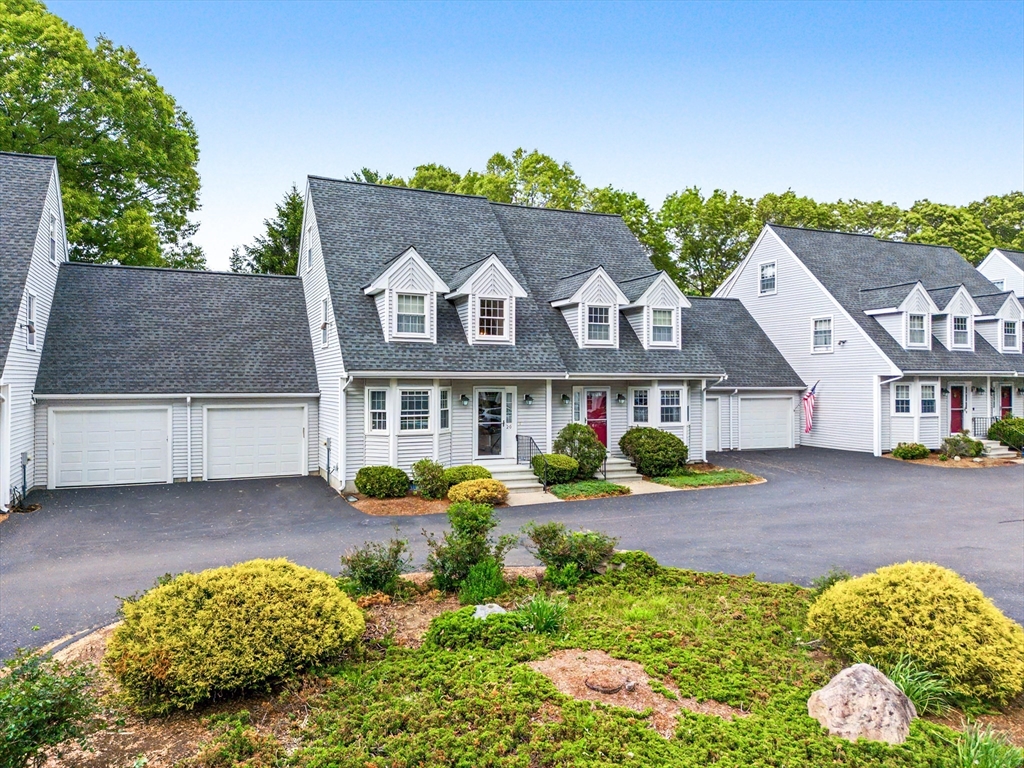 20 Cinnamon Circle, Walpole, Massachusetts, 2 Bedrooms Bedrooms, 5 Rooms Rooms,1.5 BathroomsBathrooms,Residential,For Sale,Cinnamon Circle,73524528