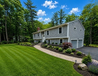 79 Wildcat Lane, Norwell, Massachusetts, 4 Bedrooms Bedrooms, 7 Rooms Rooms,2.5 BathroomsBathrooms,Residential,For Sale,Wildcat Lane,73530722