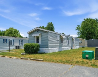 36 Catherine Drive, Attleboro, Massachusetts, 3 Bedrooms Bedrooms, 7 Rooms Rooms,1.5 BathroomsBathrooms,Residential,For Sale,Catherine Drive,73540107