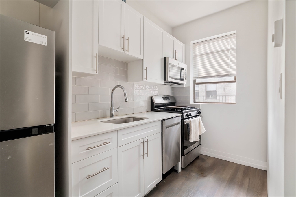 81 Park Drive, Boston, Massachusetts, 2 Bedrooms Bedrooms, 4 Rooms Rooms,1 BathroomBathrooms,Residential Lease,For Rent,Park Drive,73552872