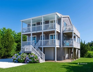 28 Beach Rd, Oak Bluffs, Massachusetts, 4 Bedrooms Bedrooms, 6 Rooms Rooms,2.5 BathroomsBathrooms,Residential,For Sale,Beach Rd,73552922