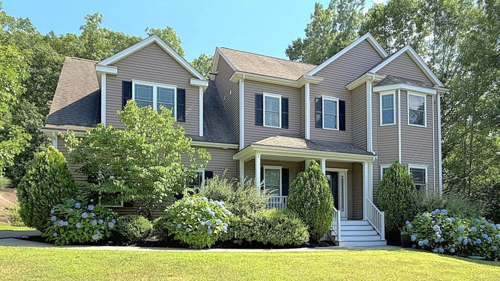 53 Ridge Rd, Wrentham, Massachusetts, 4 Bedrooms Bedrooms, 12 Rooms Rooms,3 BathroomsBathrooms,Residential,For Sale,Ridge Rd,73552936