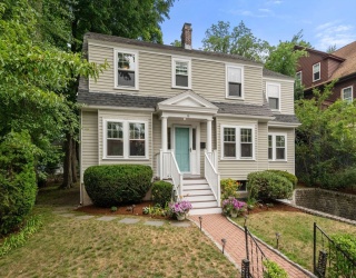 16 Lewis Street, Newton, Massachusetts, 3 Bedrooms Bedrooms, 6 Rooms Rooms,2 BathroomsBathrooms,Residential,For Sale,Lewis Street,73553098