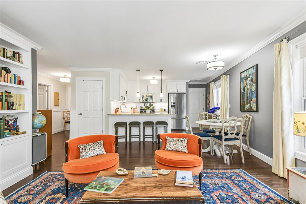 104 Main St, Amesbury, Massachusetts, 1 Bedroom Bedrooms, 3 Rooms Rooms,1 BathroomBathrooms,Residential,For Sale,Main St,73552993
