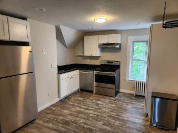 503 S Main, Mansfield, Massachusetts, 2 Bedrooms Bedrooms, 5 Rooms Rooms,1 BathroomBathrooms,Residential Lease,For Rent,S Main,73553354