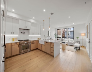 136 West 8th, Boston, Massachusetts, 4 Bedrooms Bedrooms, 11 Rooms Rooms,3 BathroomsBathrooms,Residential,For Sale,West 8th,73553365