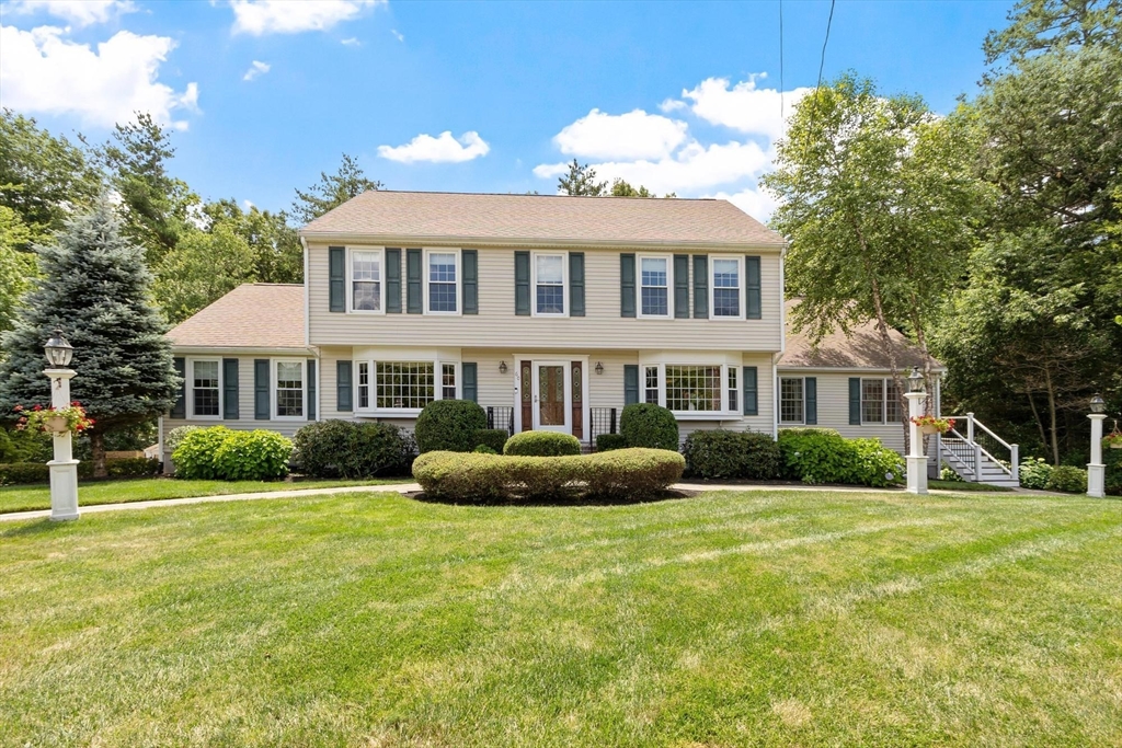 60 Wescott Circle, Tewksbury, Massachusetts, 5 Bedrooms Bedrooms, 15 Rooms Rooms,4.5 BathroomsBathrooms,Residential,For Sale,Wescott Circle,73550876
