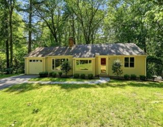 5 Hayden Ln, Bedford, Massachusetts, 2 Bedrooms Bedrooms, 6 Rooms Rooms,1 BathroomBathrooms,Residential,For Sale,Hayden Ln,73553139
