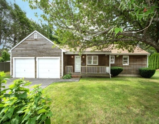 80 Cherry St, Plymouth, Massachusetts, 2 Bedrooms Bedrooms, 5 Rooms Rooms,2 BathroomsBathrooms,Residential,For Sale,Cherry St,73553141