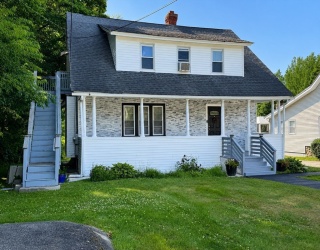 42 Pakachoag St, Auburn, Massachusetts, 2 Bedrooms Bedrooms, 6 Rooms Rooms,2 BathroomsBathrooms,Residential Income,For Sale,Pakachoag St,73553250