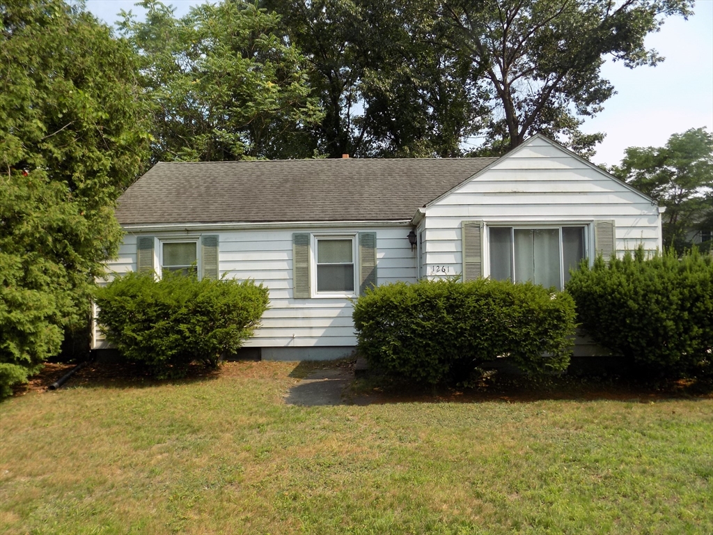 1261 Page Blvd, Springfield, Massachusetts, 3 Bedrooms Bedrooms, 5 Rooms Rooms,1 BathroomBathrooms,Residential,For Sale,Page Blvd,73553156