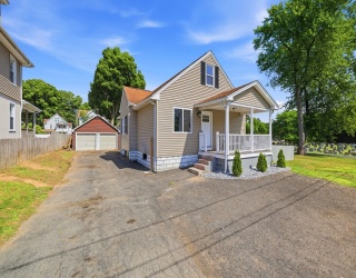 16 Park Pl, East Longmeadow, Massachusetts, 2 Bedrooms Bedrooms, 7 Rooms Rooms,1.5 BathroomsBathrooms,Residential,For Sale,Park Pl,73553159