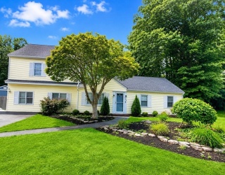 39 Birchcroft Rd, Canton, Massachusetts, 4 Bedrooms Bedrooms, 7 Rooms Rooms,2 BathroomsBathrooms,Residential,For Sale,Birchcroft Rd,73553163
