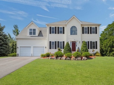 30 Willow Creek Dr, Attleboro, Massachusetts, 5 Bedrooms Bedrooms, 9 Rooms Rooms,3.5 BathroomsBathrooms,Residential,For Sale,Willow Creek Dr,73549648