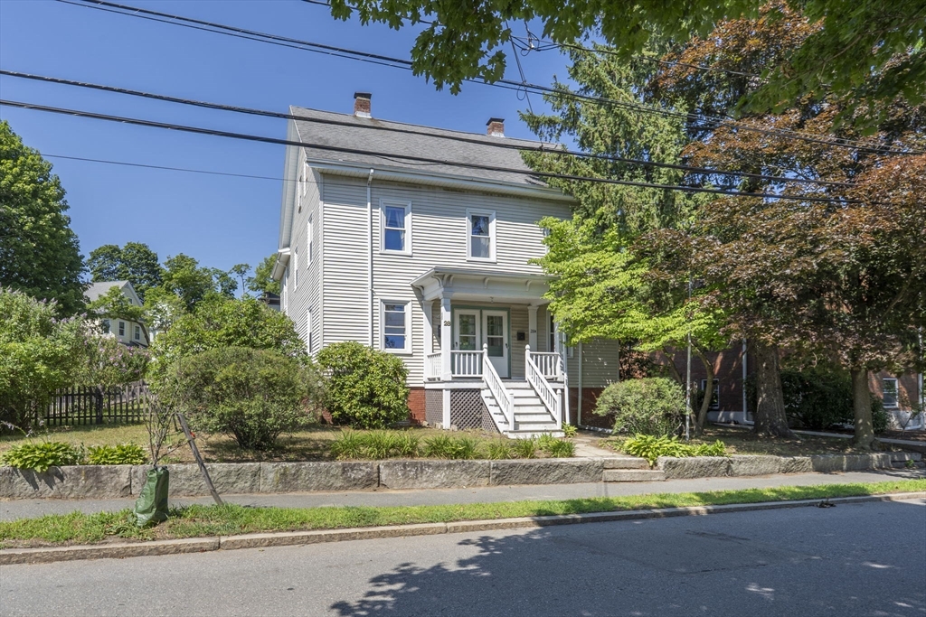 28 Forest St, Arlington, Massachusetts, 6 Bedrooms Bedrooms, 14 Rooms Rooms,2 BathroomsBathrooms,Residential Income,For Sale,Forest St,73553393
