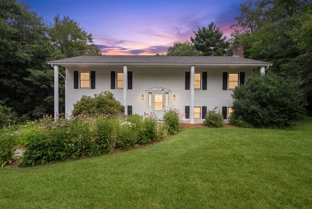 42 Jessica Way, Northbridge, Massachusetts, 3 Bedrooms Bedrooms, 6 Rooms Rooms,2.5 BathroomsBathrooms,Residential,For Sale,Jessica Way,73553400