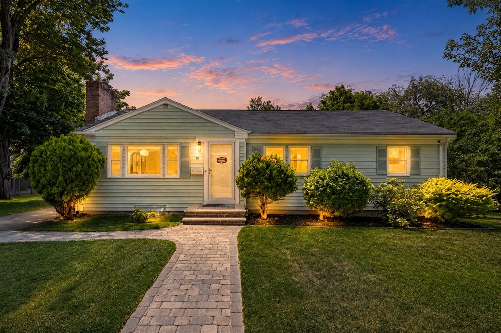 10 Perley Ave, Peabody, Massachusetts, 4 Bedrooms Bedrooms, 7 Rooms Rooms,2.5 BathroomsBathrooms,Residential,For Sale,Perley Ave,73553189