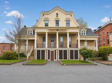 1049 Pleasant St, New Bedford, Massachusetts, 2 Bedrooms Bedrooms, 5 Rooms Rooms,1 BathroomBathrooms,Residential Lease,For Rent,Pleasant St,73553405
