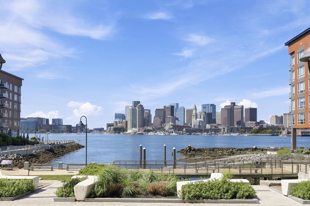 45 Lewis St, Boston, Massachusetts, 2 Bedrooms Bedrooms, 4 Rooms Rooms,2 BathroomsBathrooms,Residential,For Sale,Lewis St,73553191