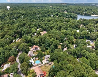 25 Deepwood Dr, Falmouth, Massachusetts, 3 Bedrooms Bedrooms, 6 Rooms Rooms,1 BathroomBathrooms,Residential,For Sale,Deepwood Dr,73553412