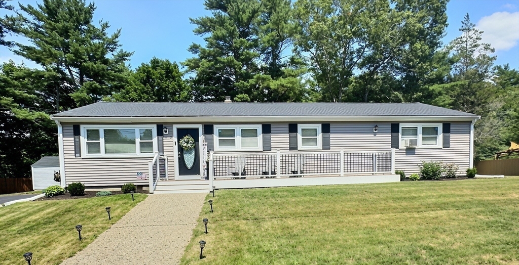 2 Mcfarlin Rd, Carver, Massachusetts, 3 Bedrooms Bedrooms, 8 Rooms Rooms,2 BathroomsBathrooms,Residential,For Sale,Mcfarlin Rd,73553413