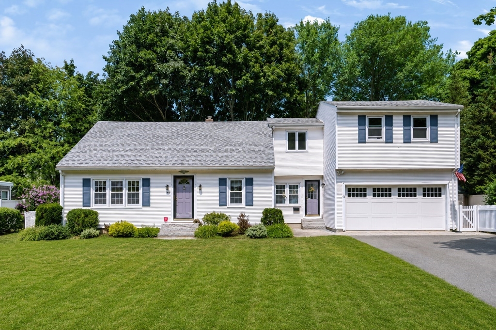 36 Myrtle Street, Newburyport, Massachusetts, 4 Bedrooms Bedrooms, 14 Rooms Rooms,3 BathroomsBathrooms,Residential,For Sale,Myrtle Street,73553418