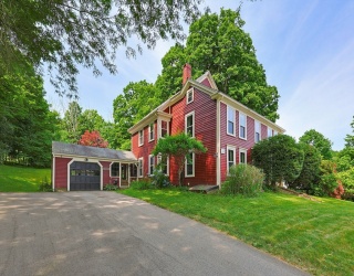 19 King St, Groveland, Massachusetts, 4 Bedrooms Bedrooms, 8 Rooms Rooms,1.5 BathroomsBathrooms,Residential,For Sale,King St,73552381