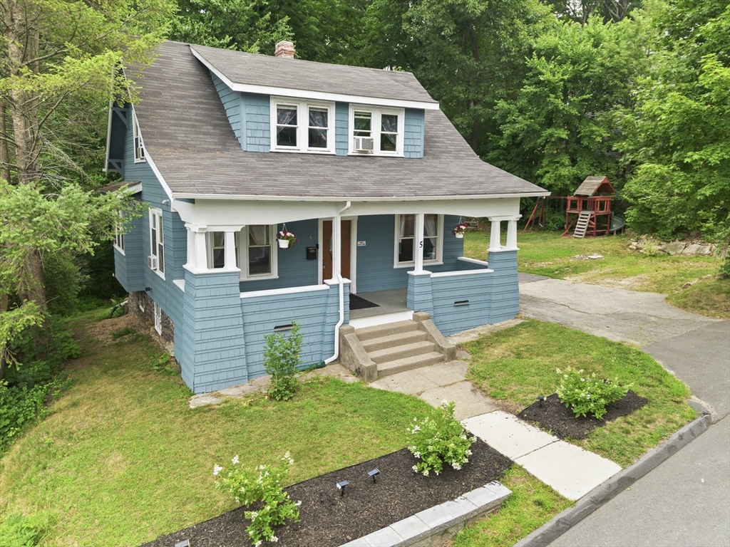 5 Breck St, Worcester, Massachusetts, 3 Bedrooms Bedrooms, 7 Rooms Rooms,1 BathroomBathrooms,Residential,For Sale,Breck St,73553181