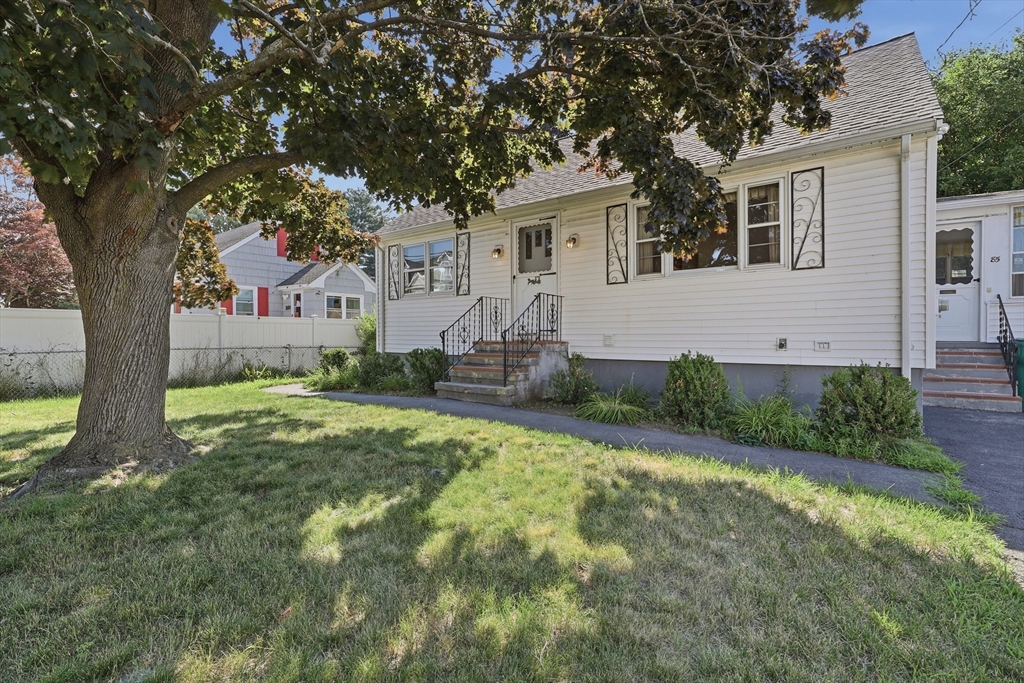 85 Bunker Hill Ave, Lowell, Massachusetts, 3 Bedrooms Bedrooms, 6 Rooms Rooms,1 BathroomBathrooms,Residential,For Sale,Bunker Hill Ave,73553172