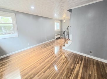 11 Stow Rd, Boston, Massachusetts, 6 Bedrooms Bedrooms, 11 Rooms Rooms,3.5 BathroomsBathrooms,Residential Income,For Sale,Stow Rd,73553419