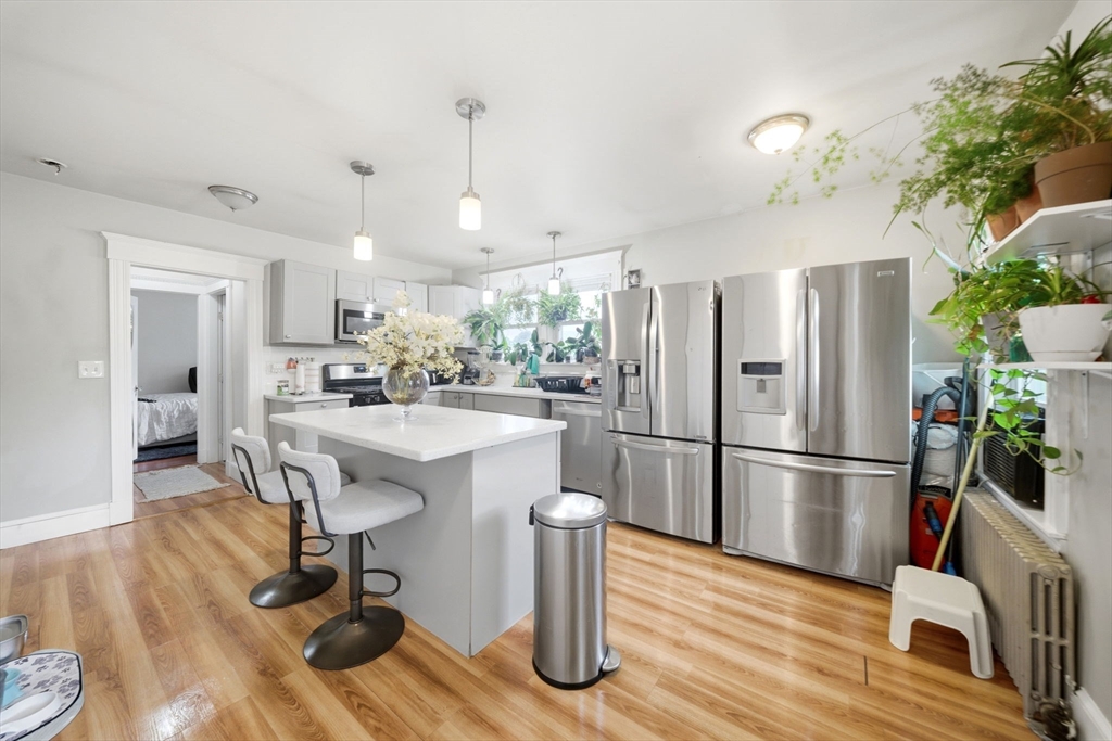 9 Germain Ave, Quincy, Massachusetts, 4 Bedrooms Bedrooms, 10 Rooms Rooms,2 BathroomsBathrooms,Residential Income,For Sale,Germain Ave,73553212
