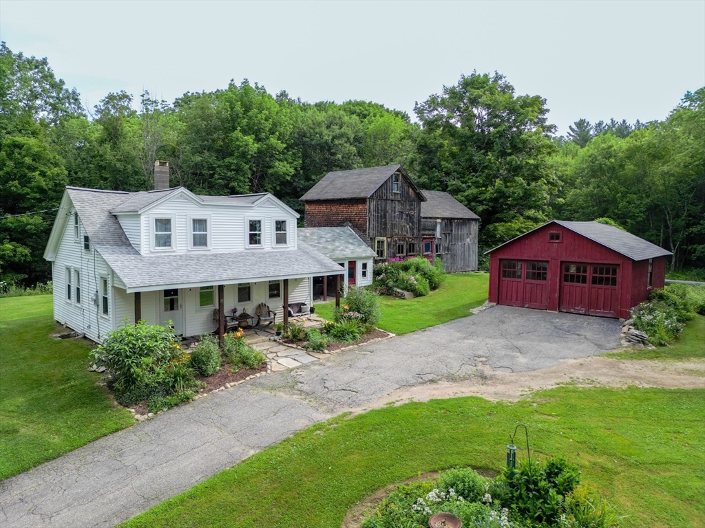 73 E Baylies Rd, Charlton, Massachusetts, 3 Bedrooms Bedrooms, 6 Rooms Rooms,1 BathroomBathrooms,Residential,For Sale,E Baylies Rd,73552845