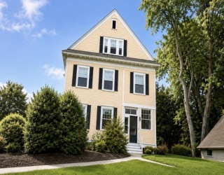 73 Moore Ave, Worcester, Massachusetts, 2 Bedrooms Bedrooms, 4 Rooms Rooms,1 BathroomBathrooms,Residential Lease,For Rent,Moore Ave,73553213